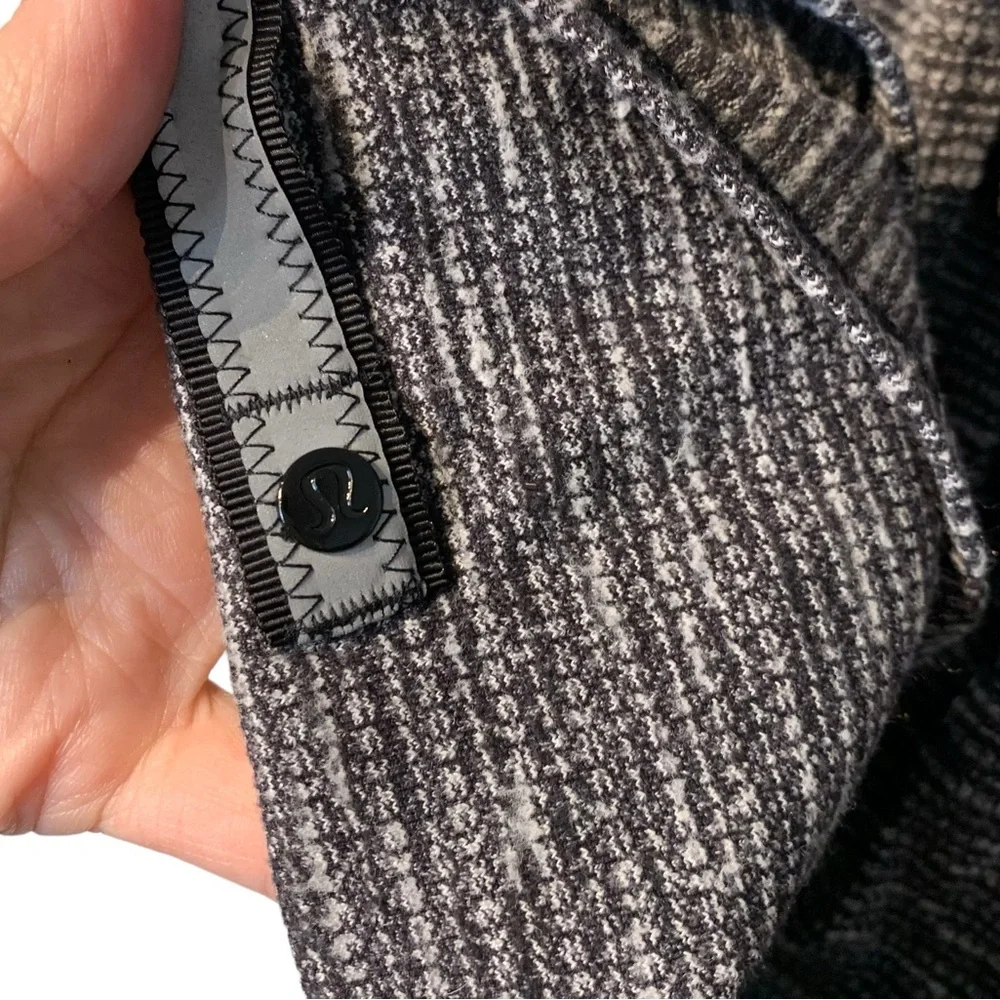 Lululemon Vinyasa Scarf Coco Pique‎ Black White Snap Wrap OS